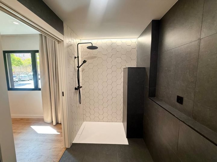 Segundo baño con ducha de lluvia