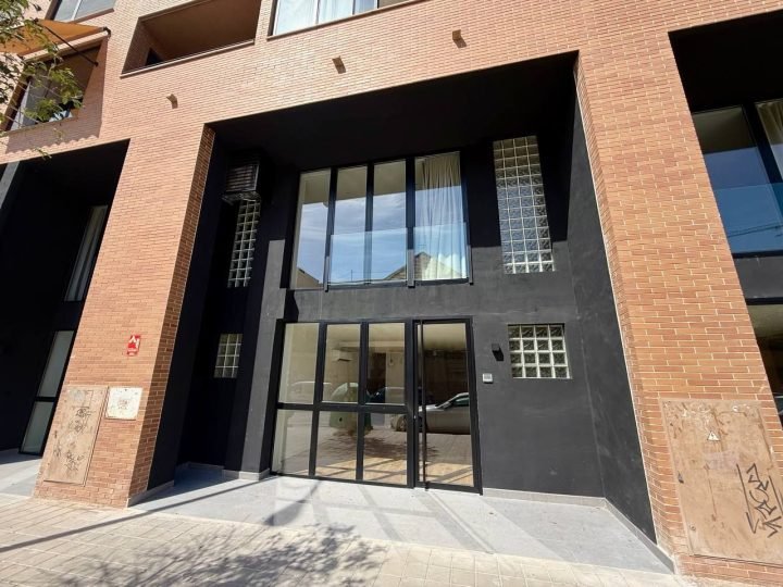 Fachada de los Lofts Aguilera en Benalúa, Alicante